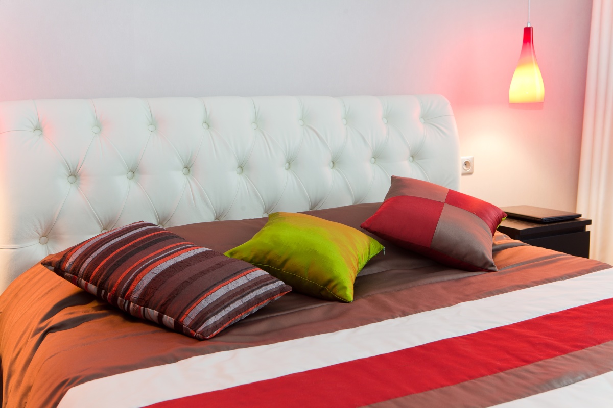 Пошив чехла на подушку с наполнением - изображение 1 - заказать онлайн в салоне штор Benone в Электроуглях